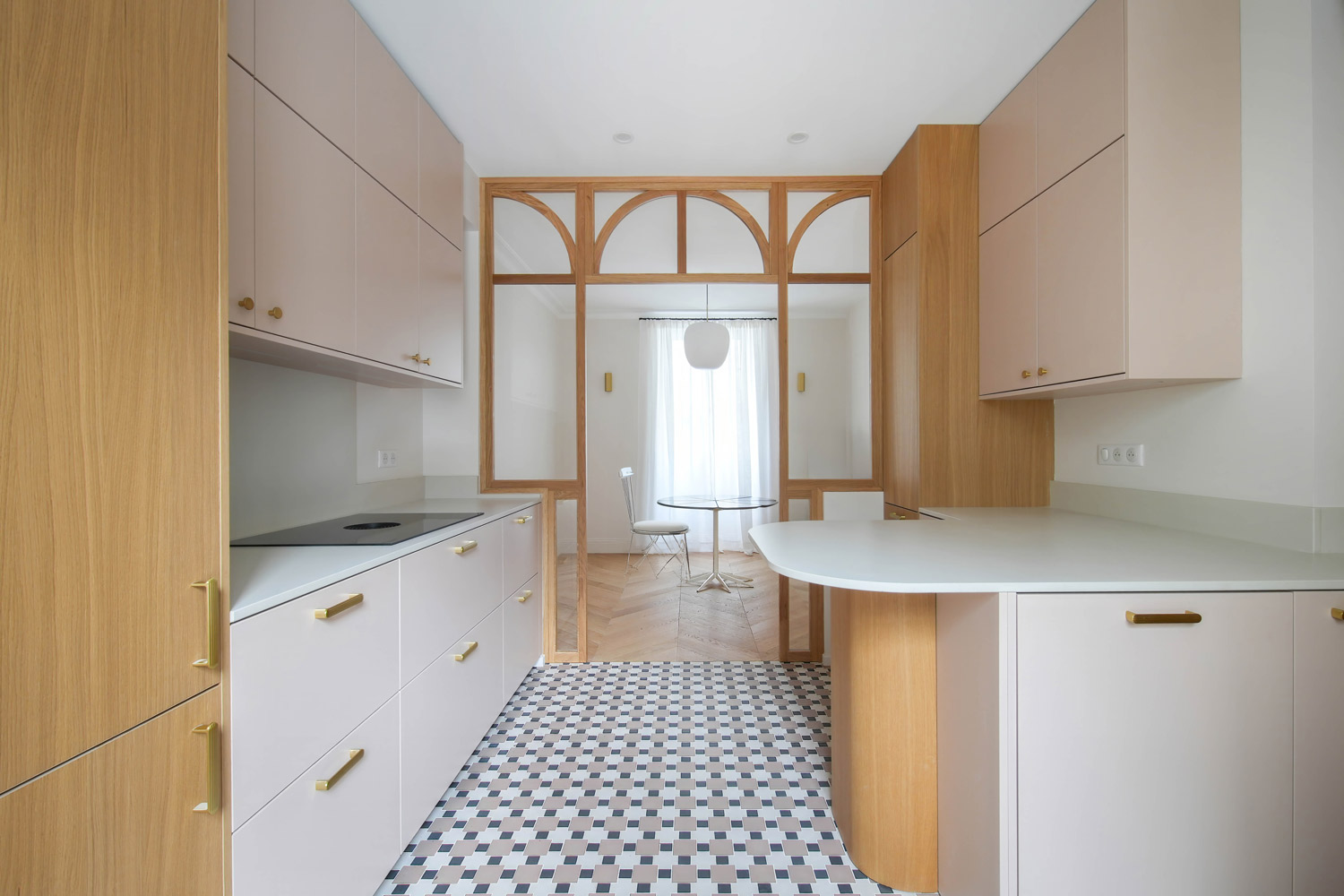 Cucina Zecchinon con rivestimento in rosa cipria